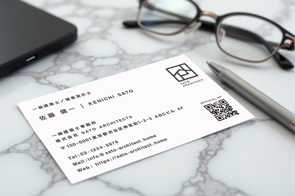 一級建築士のためのミニマル名刺デザイン(白とグレーを基調としたSATO ARCHITECTSの名刺)