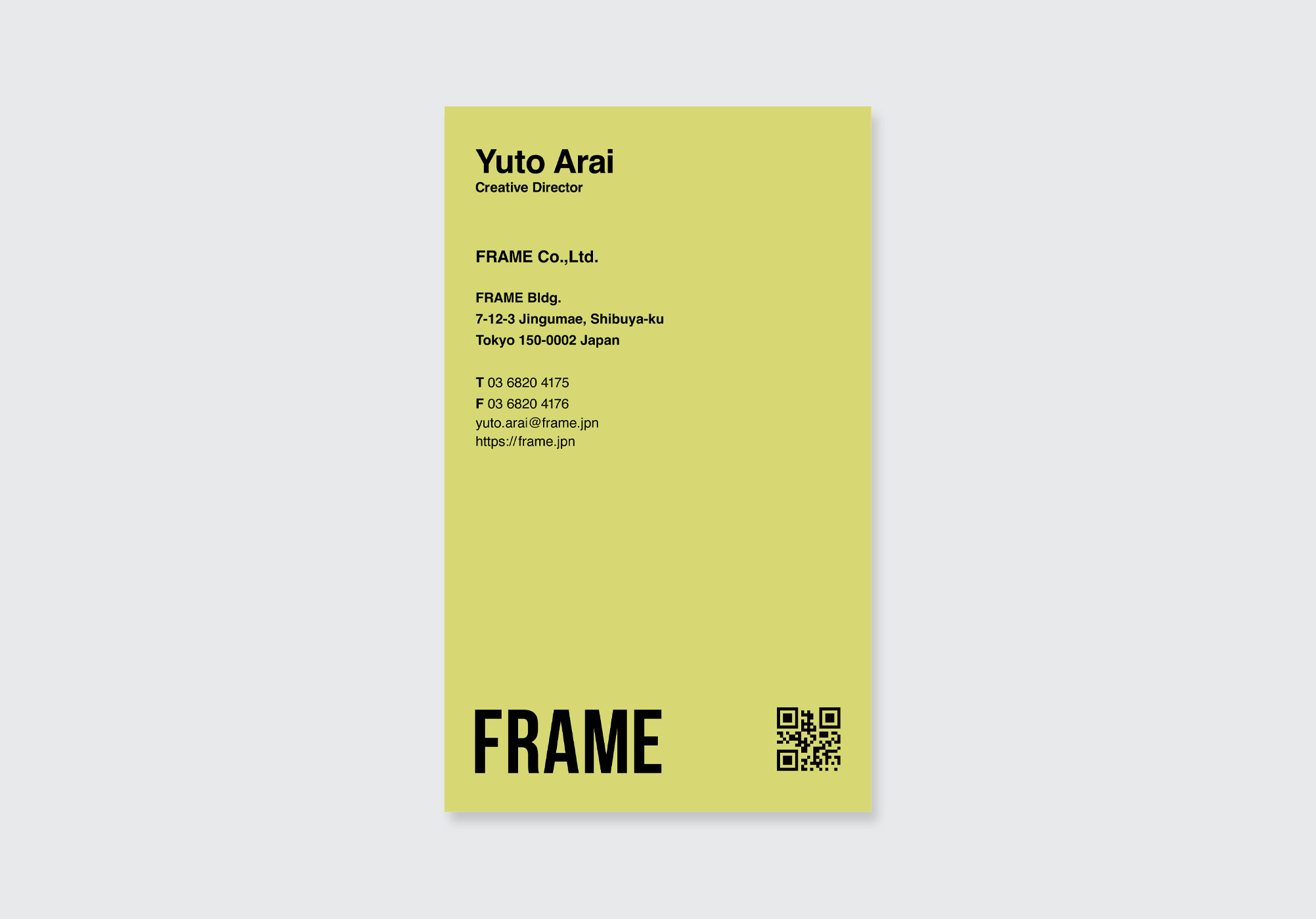 シンプルなレイアウトと明るいコーポレートカラーが特徴のクリエイティブ向け名刺デザインの表面写真